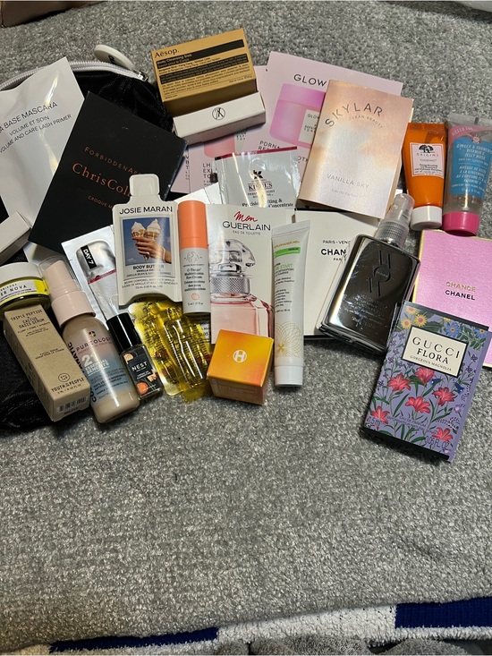 Aesop Other - Assorted beauty samples with Olaplex Makeup Bag